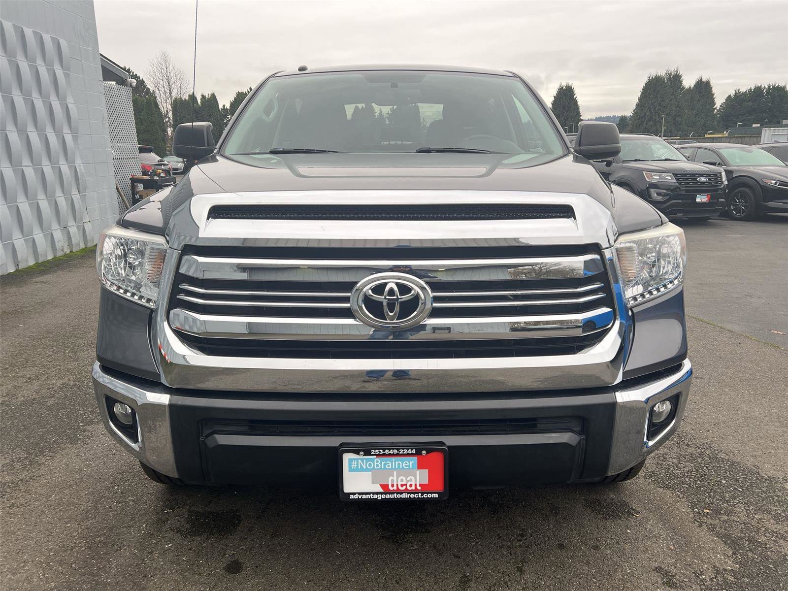 Used 2017 Toyota Tundra SR5 image 3