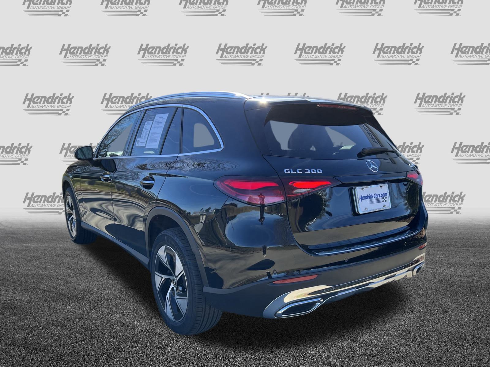 Used 2024 Mercedes-Benz GLC 300 4MATIC image 7