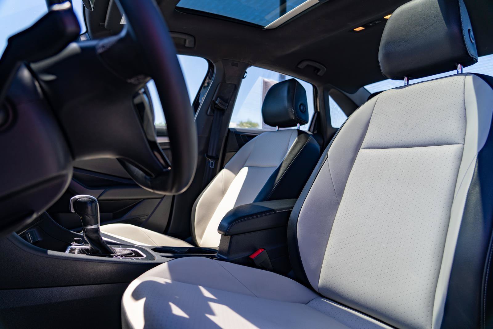 Used 2019 Volkswagen Jetta R-Line FWD image 16