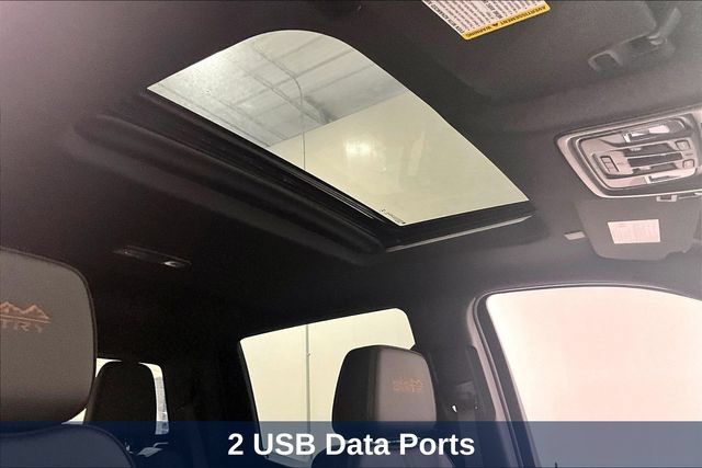 Used 2024 Chevrolet Silverado 1500 High Country w/ High Country Premium Package AWD/4WD image 37