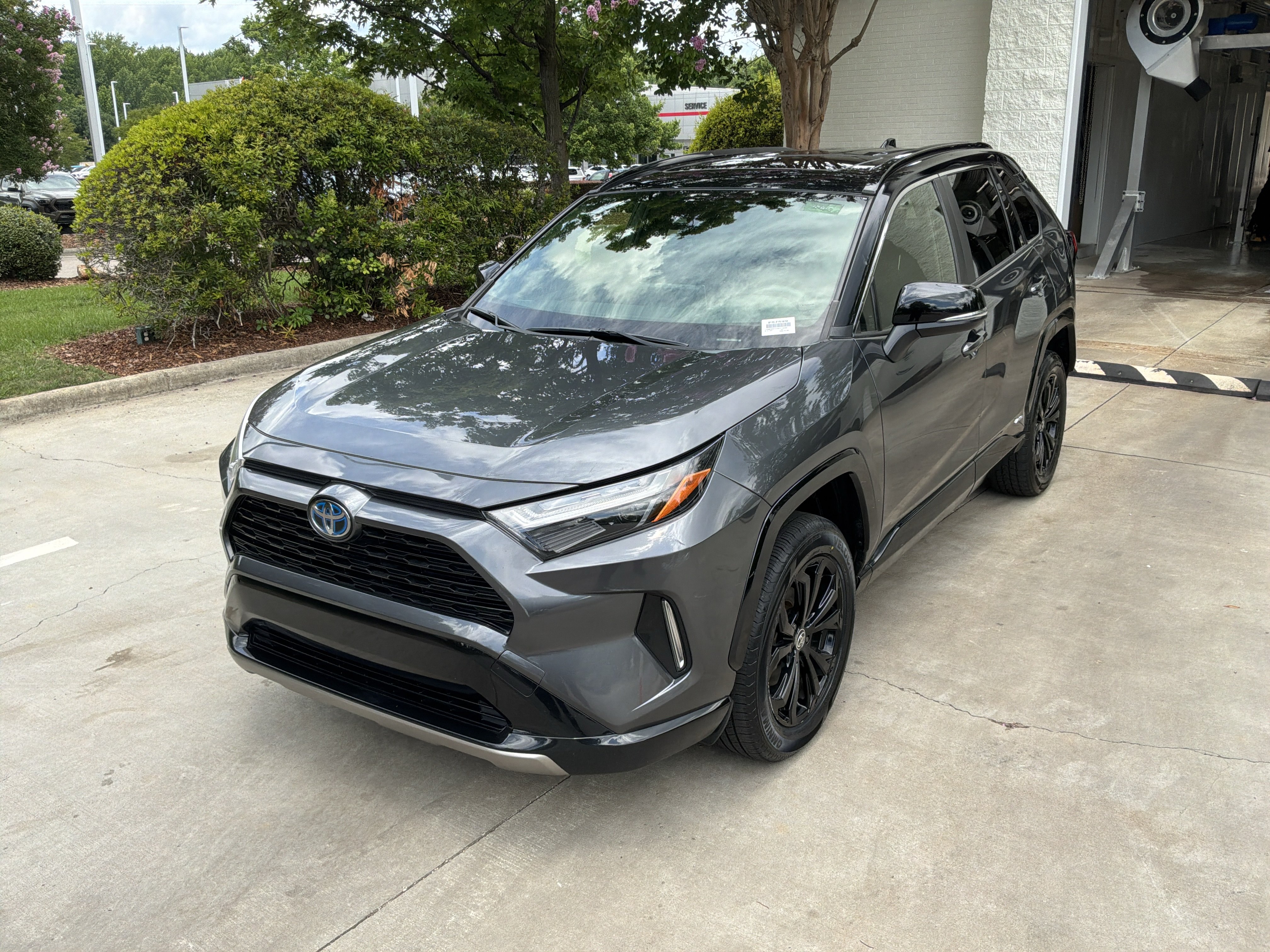 Used 2022 Toyota RAV4 XSE AWD/4WD image 5