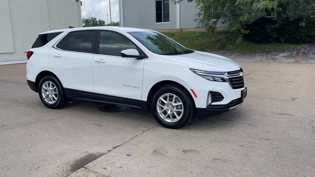 Used 2024 Chevrolet Equinox LT FWD image 2