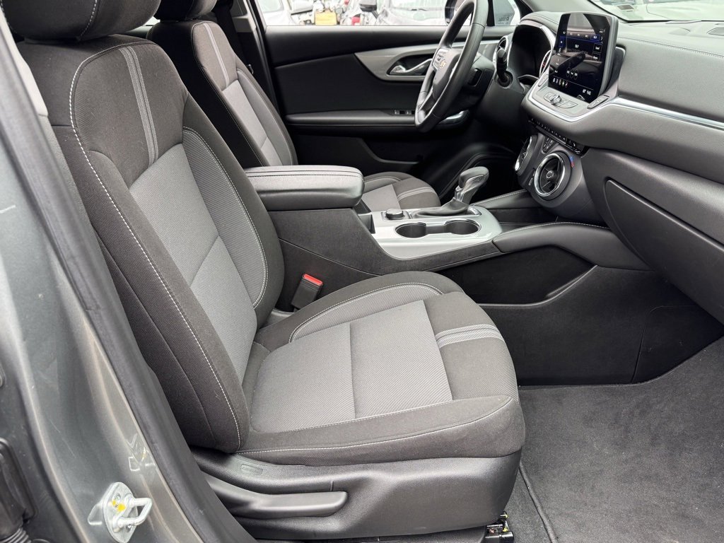 Used 2025 Chevrolet Blazer LT image 18