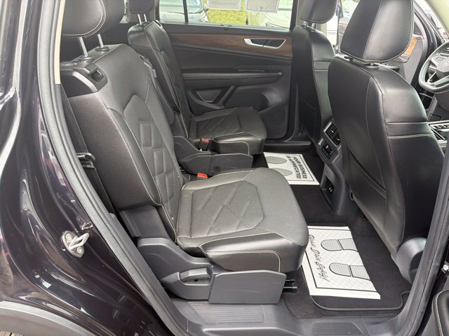 Used 2024 Volkswagen Atlas SE w/ Black Wheel Package AWD/4WD image 25