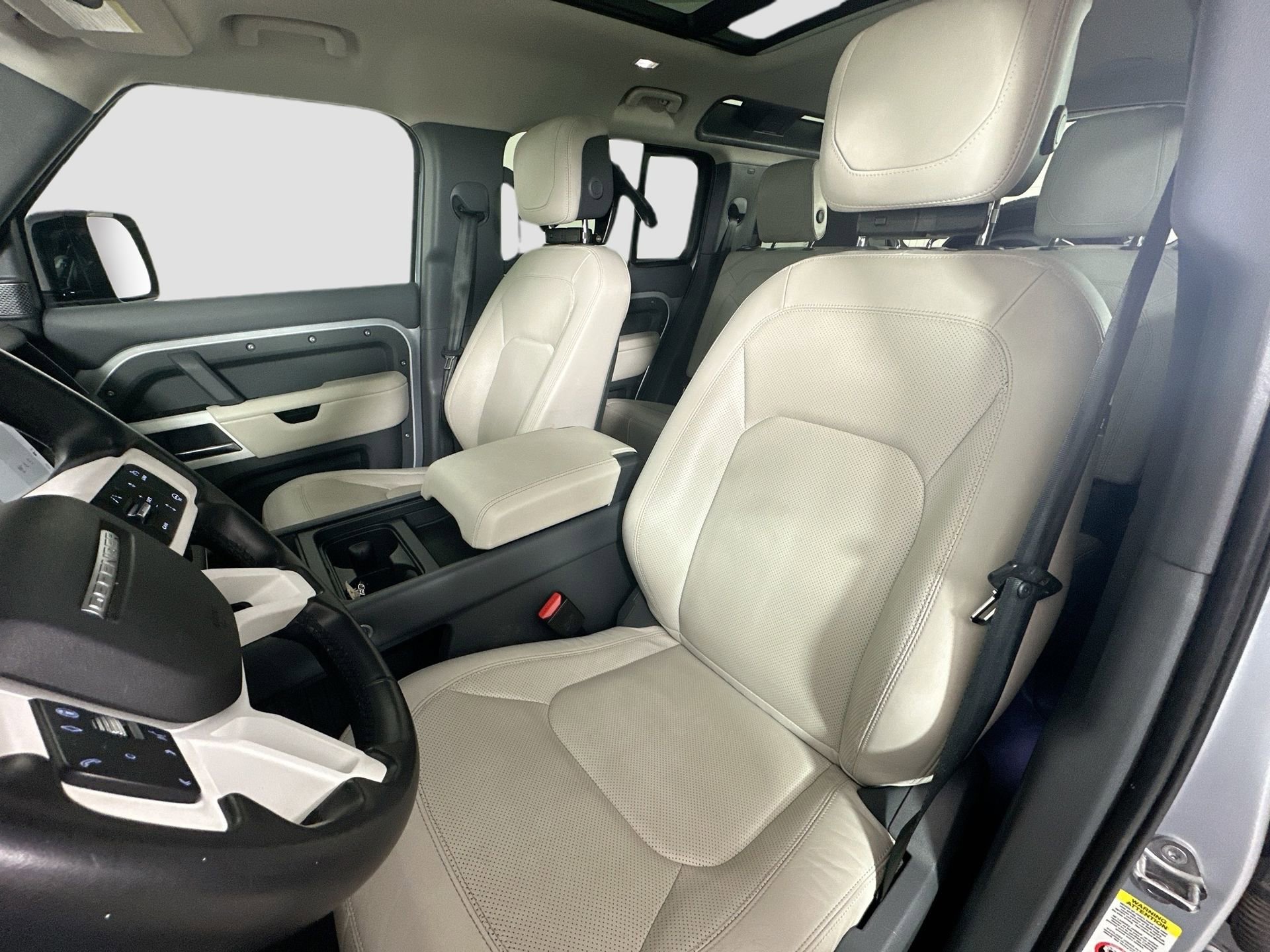 Used 2024 Land Rover Defender 110 SE image 23