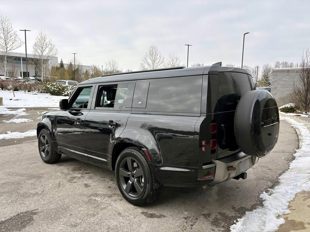 Used 2023 Land Rover Defender 130 X-Dynamic SE image 7