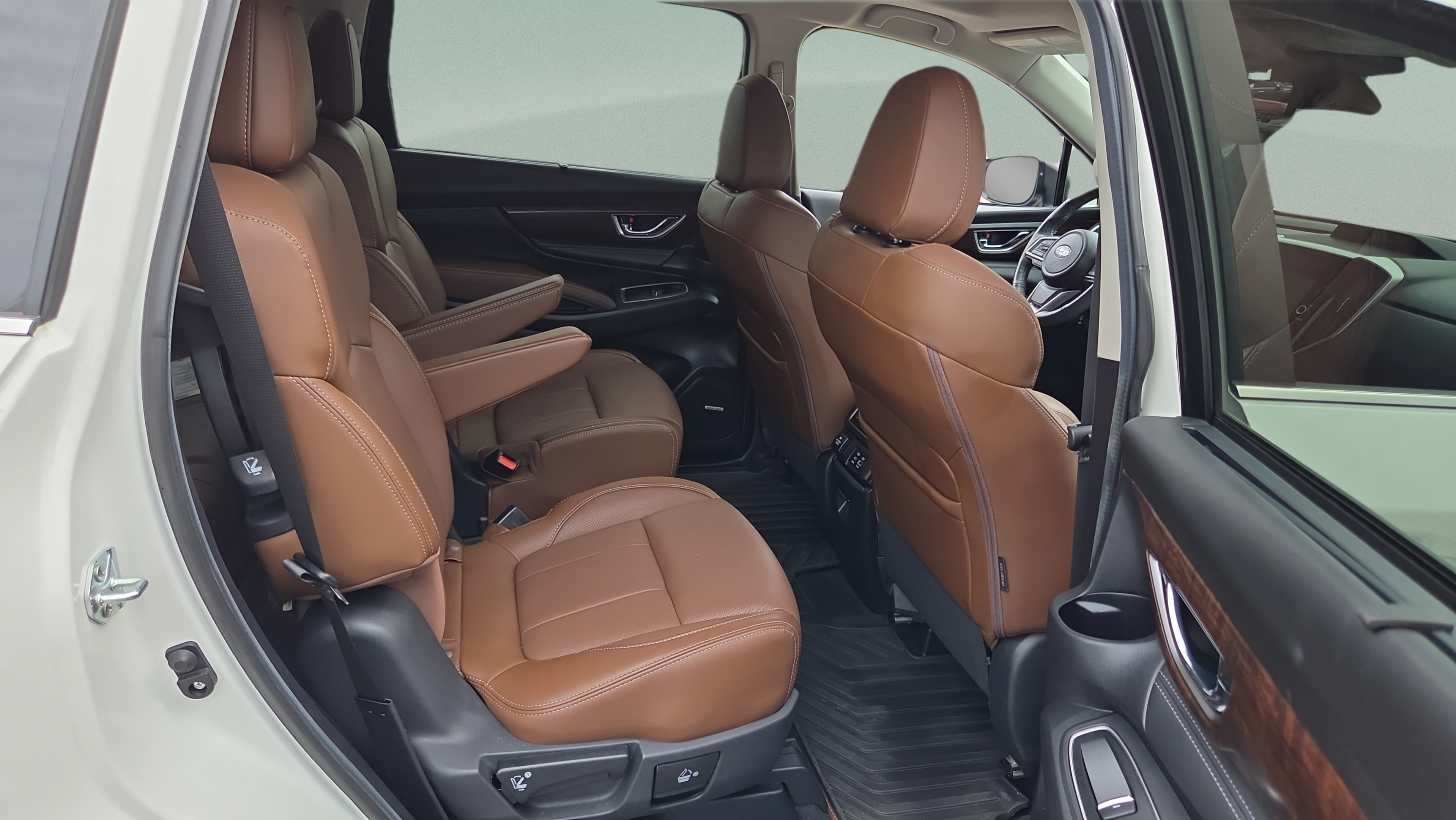 Used 2024 Subaru Ascent Touring AWD/4WD image 14
