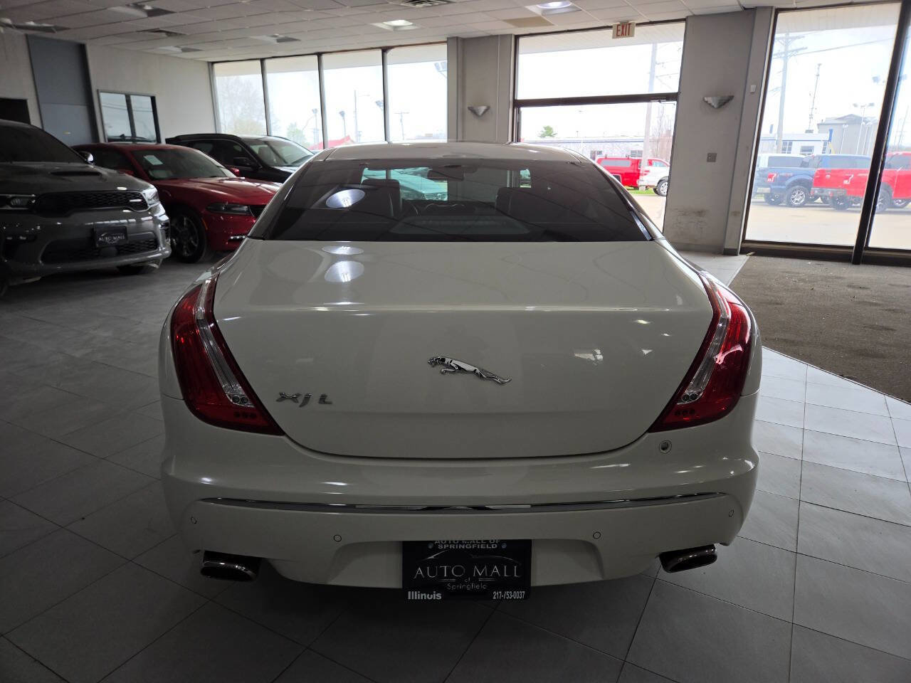 Used 2011 Jaguar XJ L Supercharged RWD image 6