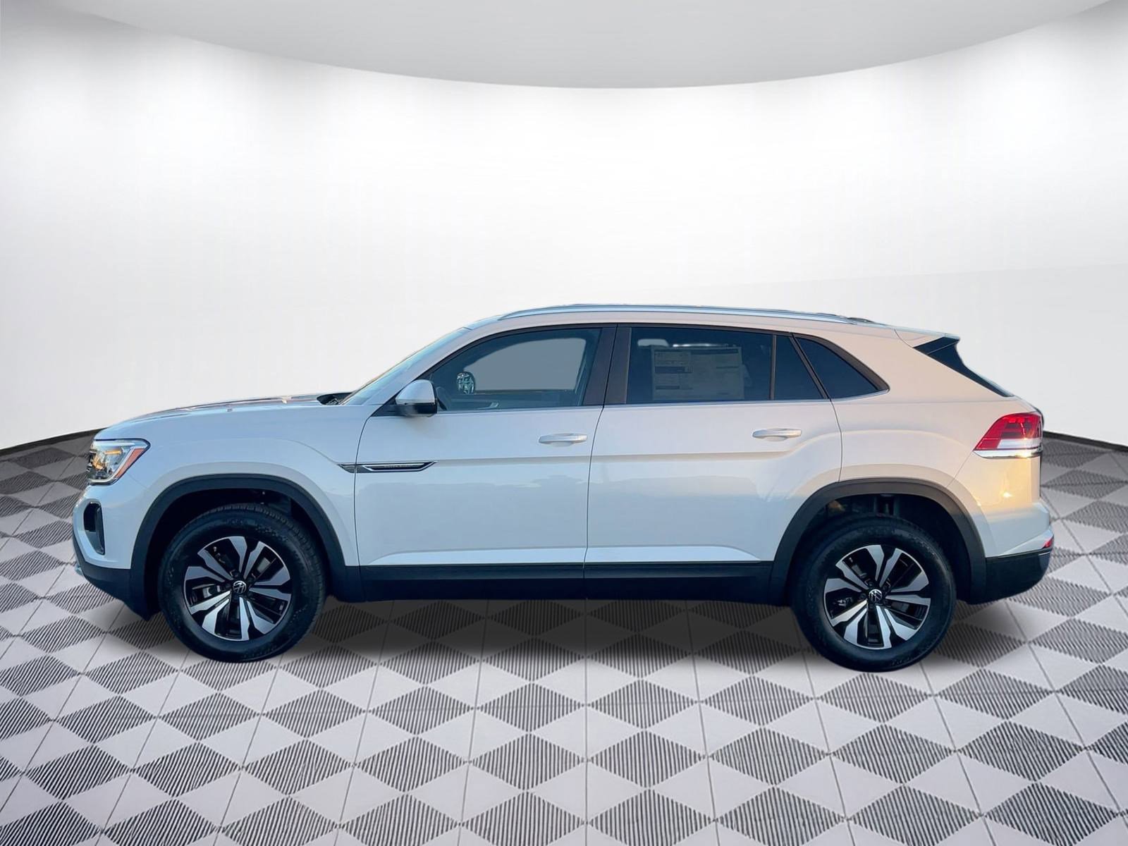 New 2026 Volkswagen Atlas Cross Sport SE image 2