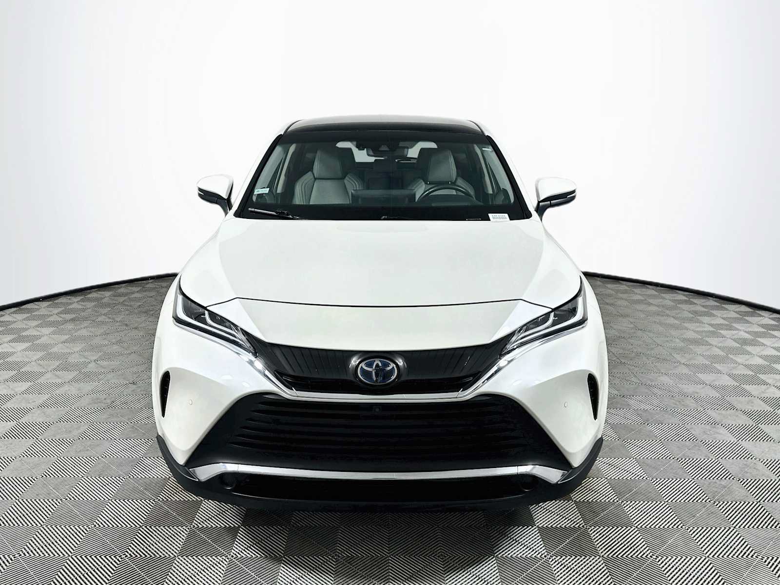Used 2021 Toyota Venza Limited w/ Advanced Technology Package AWD/4WD image 2