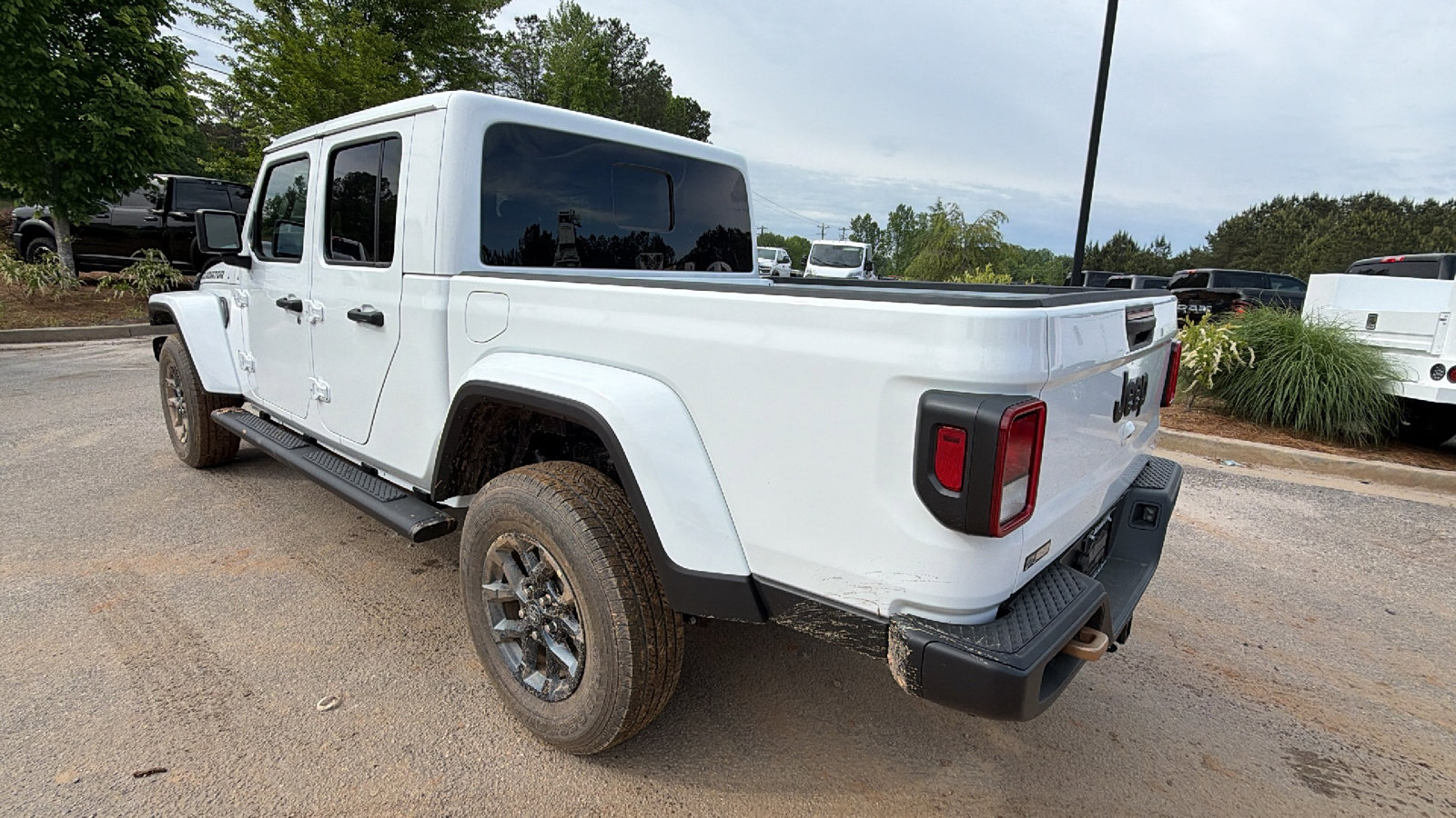 New 2026 Jeep Gladiator Sport AWD/4WD image 10