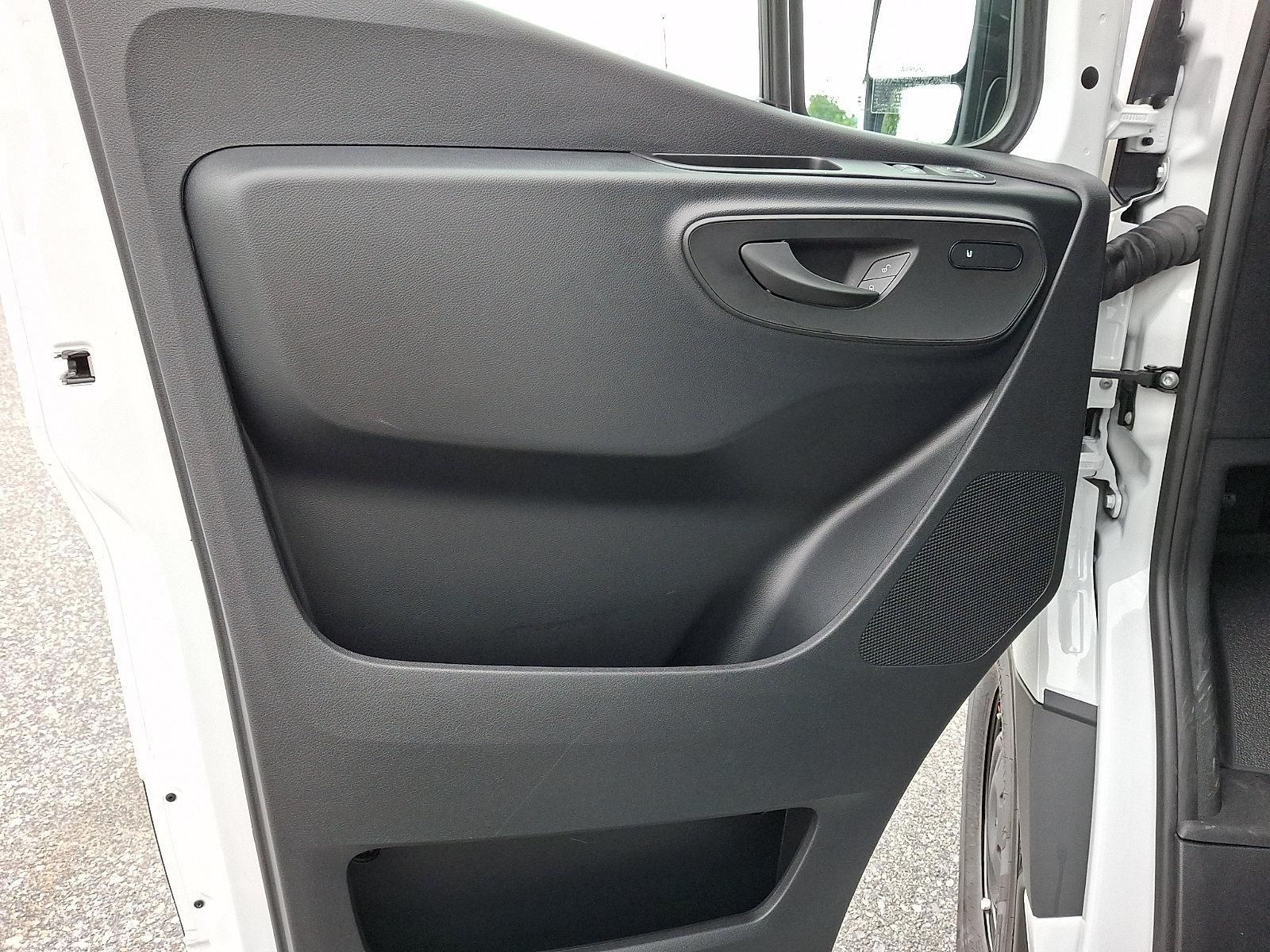 Used 2025 Mercedes-Benz Sprinter 2500 image 14