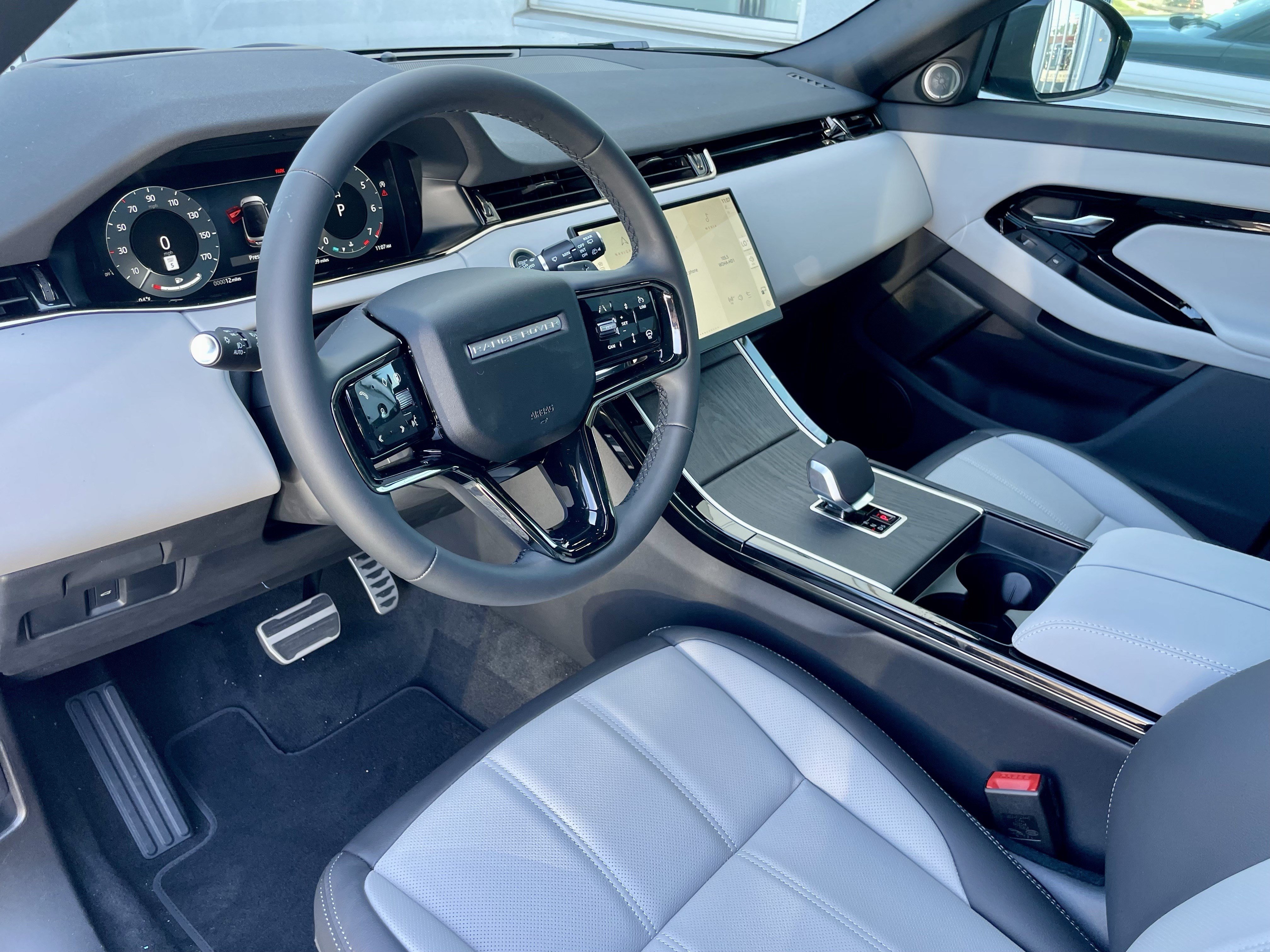 New 2026 Land Rover Range Rover Evoque Hoxton AWD/4WD image 13