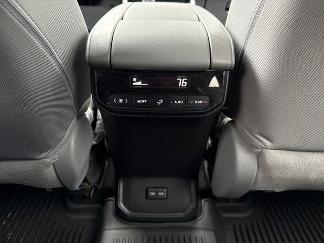 Used 2024 Toyota Highlander LE AWD/4WD image 22