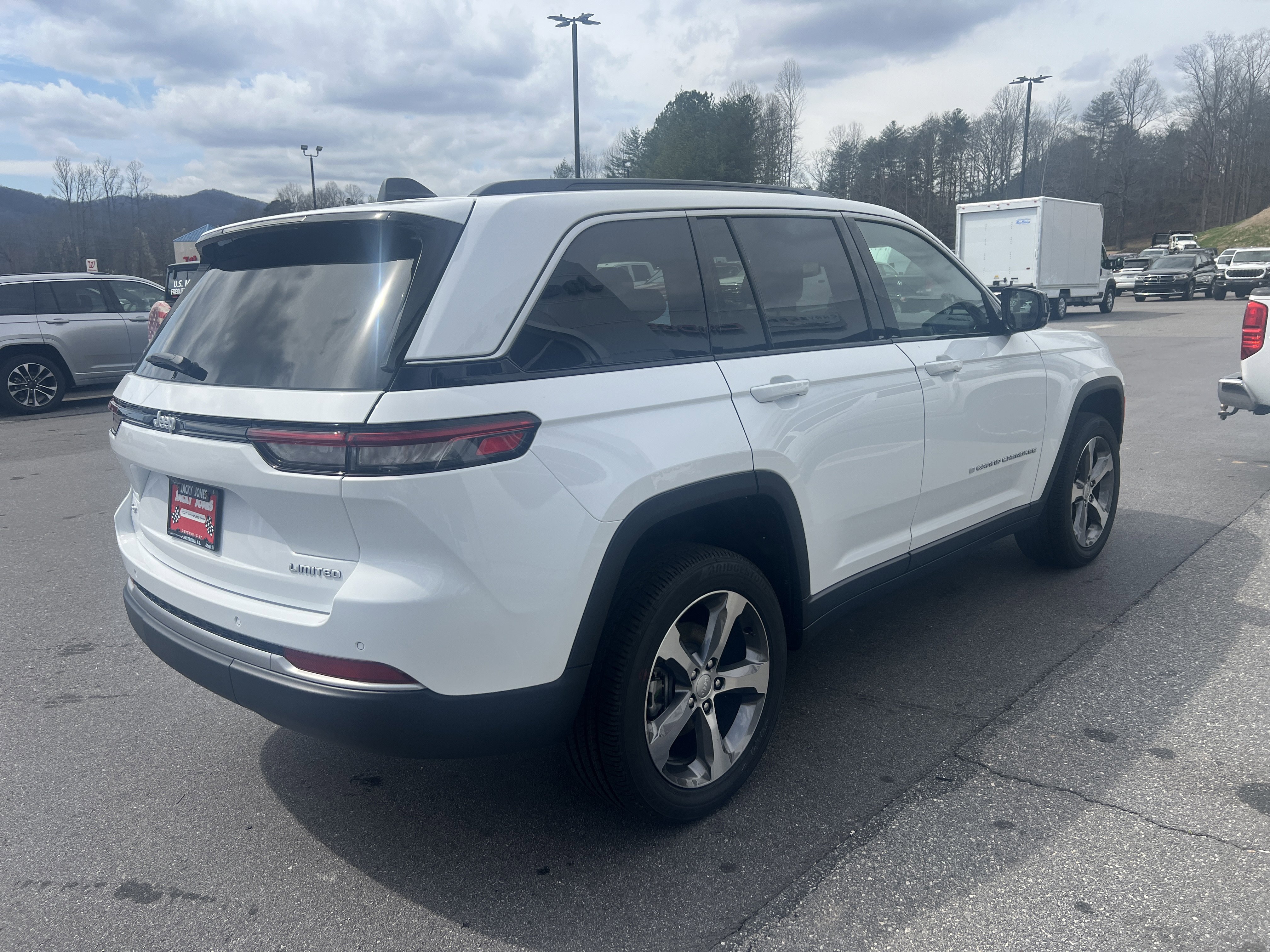 New 2026 Jeep Grand Cherokee Limited image 3