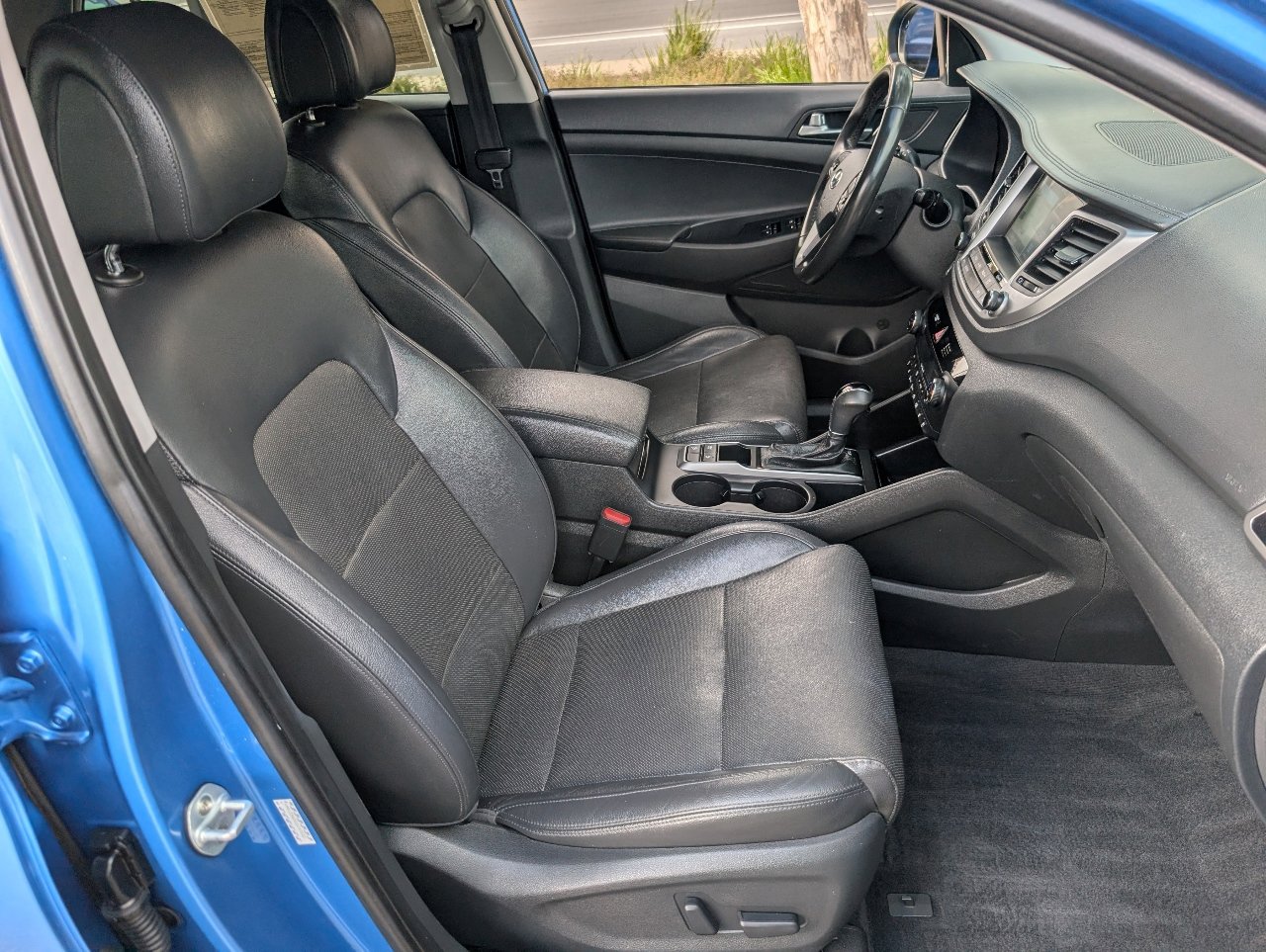 Used 2016 Hyundai Tucson Limited w/ Option Group 03 FWD image 8