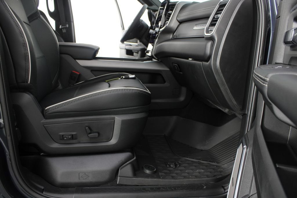 New 2026 RAM 2500 Laramie w/ Sport Appearance Package AWD/4WD image 22