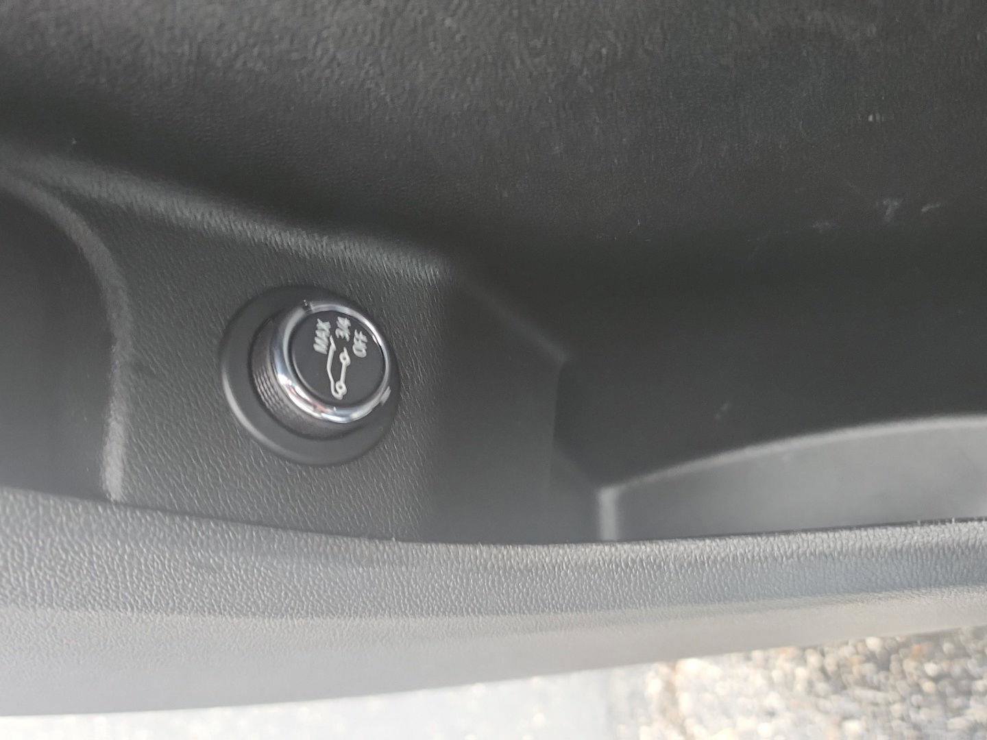 Used 2019 Cadillac XT4 Sport w/ Cold Weather Package image 11