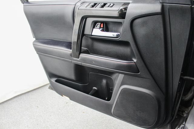 Used 2022 Toyota 4Runner TRD Off-Road Premium AWD/4WD image 17