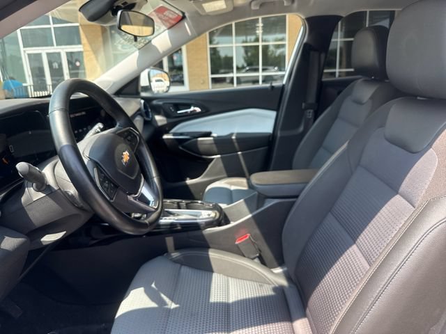 Used 2024 Chevrolet Trax LT w/ Driver Confidence Package FWD image 8