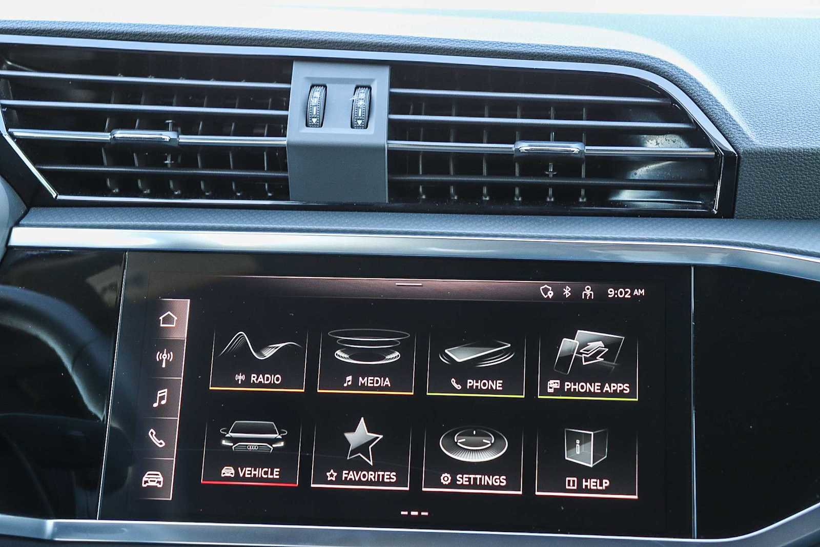 Used 2025 Audi Q3 2.0T Premium w/ Convenience Package image 19