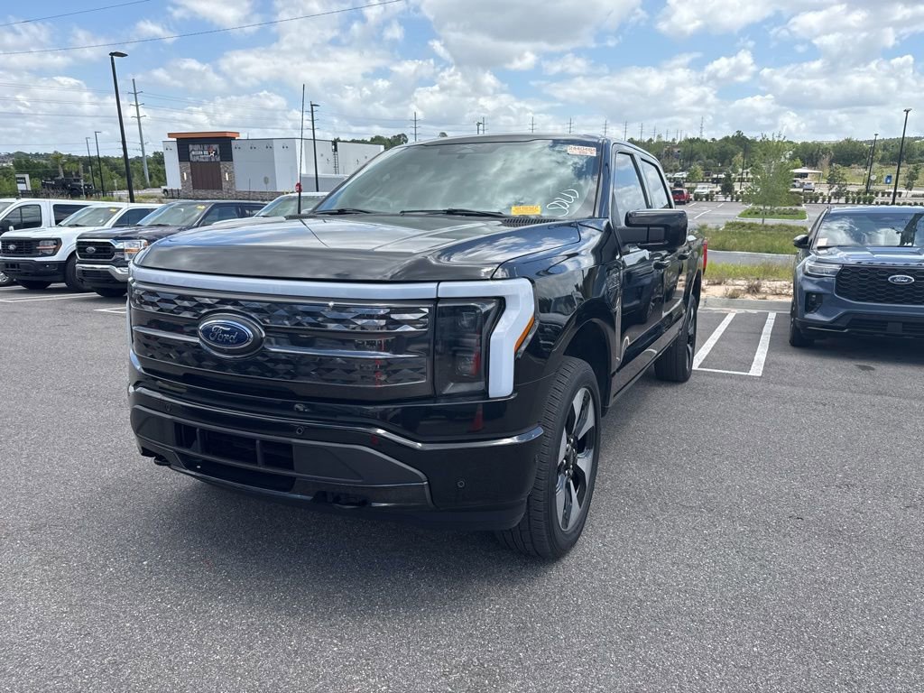 Used 2023 Ford F150 Lightning Platinum image 5