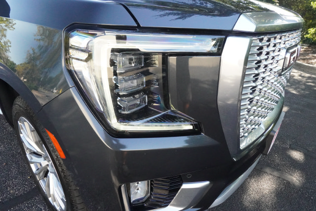 Used 2021 GMC Yukon Denali w/ Denali Ultimate Package AWD/4WD image 30