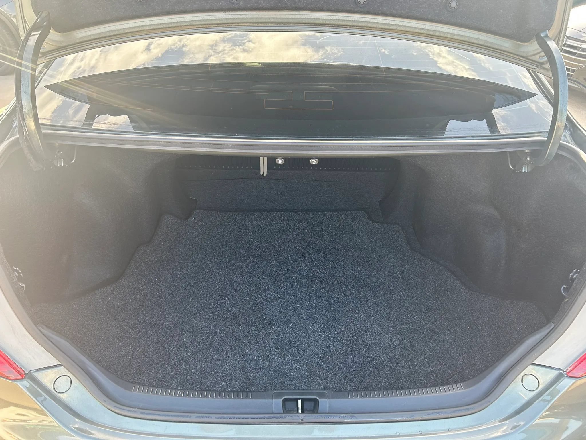 Used 2013 Toyota Camry XLE FWD image 31