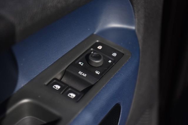 New 2025 Volkswagen ID. Buzz Pro S image 8