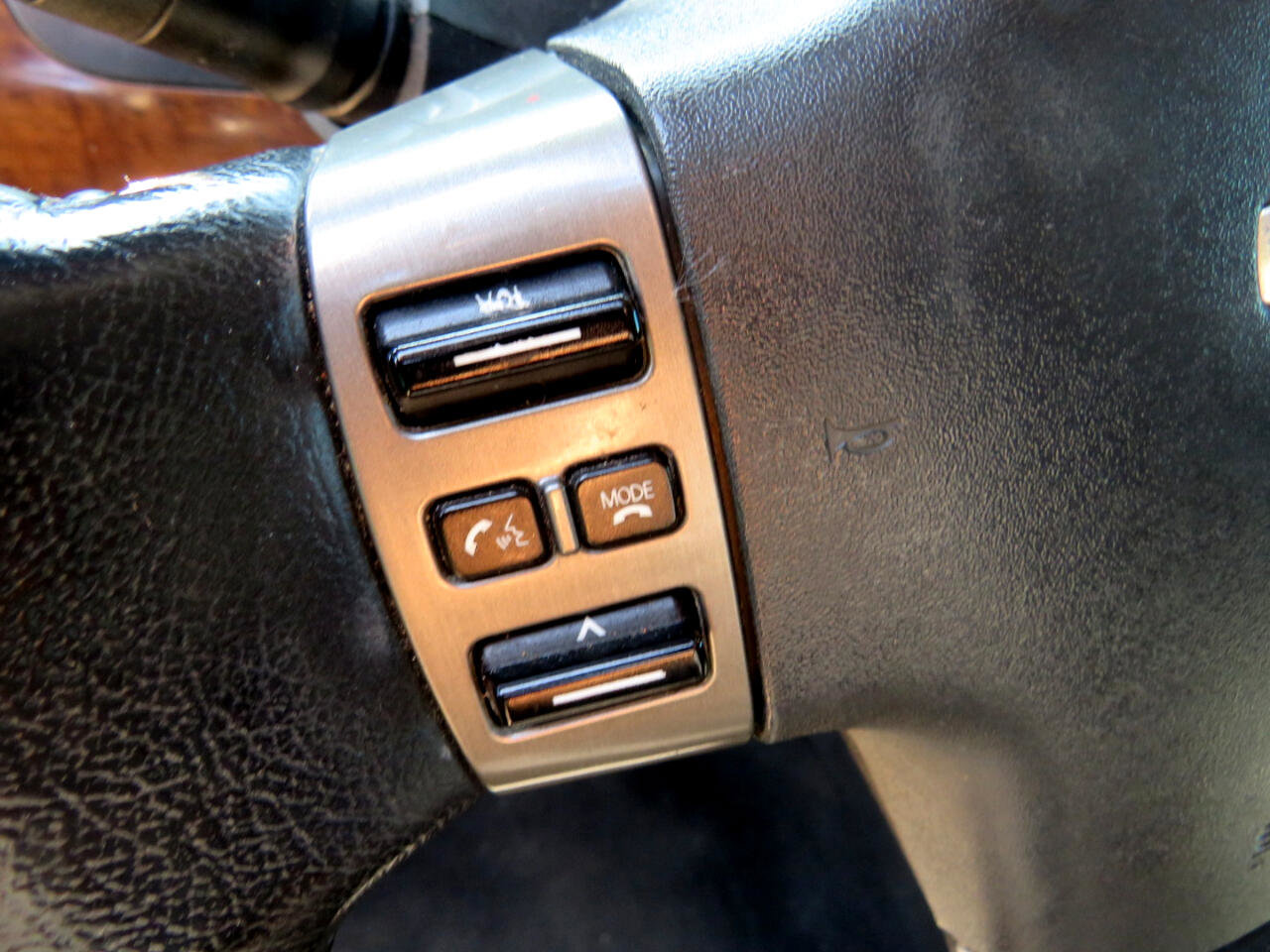 Used 2011 Nissan Armada Platinum image 12