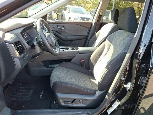 Used 2022 Nissan Rogue SV image 15