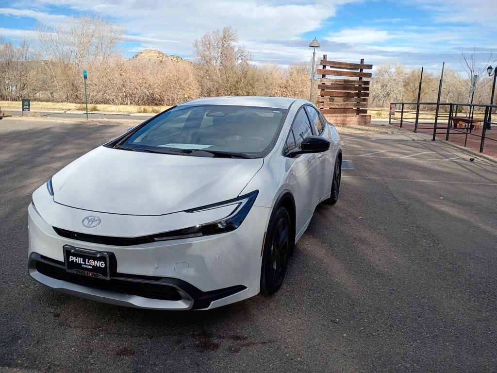 New 2026 Toyota Prius SE image 2