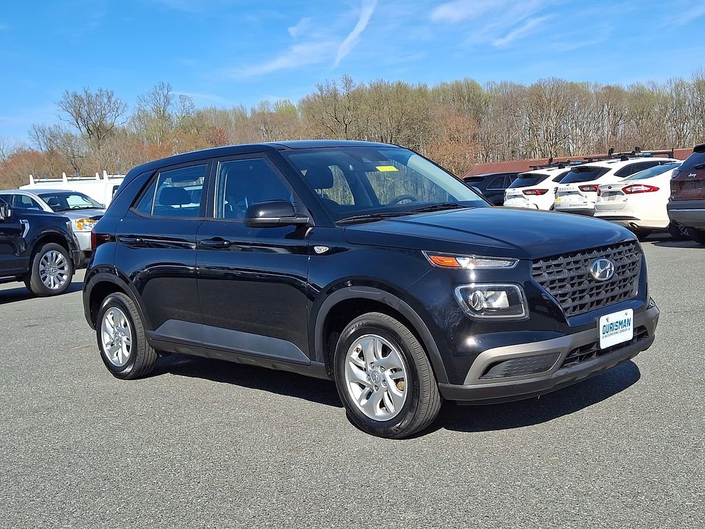 Used 2022 Hyundai Venue SE w/ Cargo Package image 1