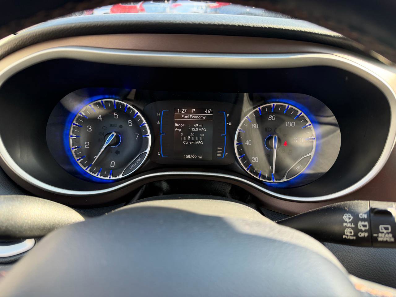 Used 2018 Chrysler Pacifica Touring-L w/ Tire & Wheel Group image 23