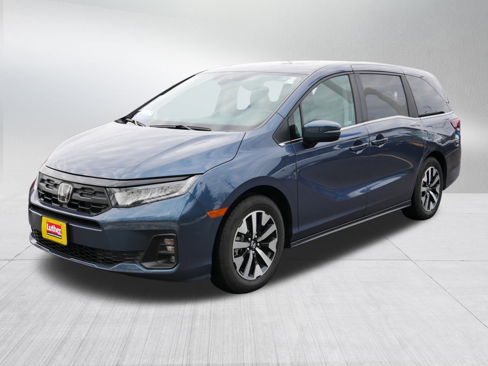 Certified 2026 Honda Odyssey EX-L image 3