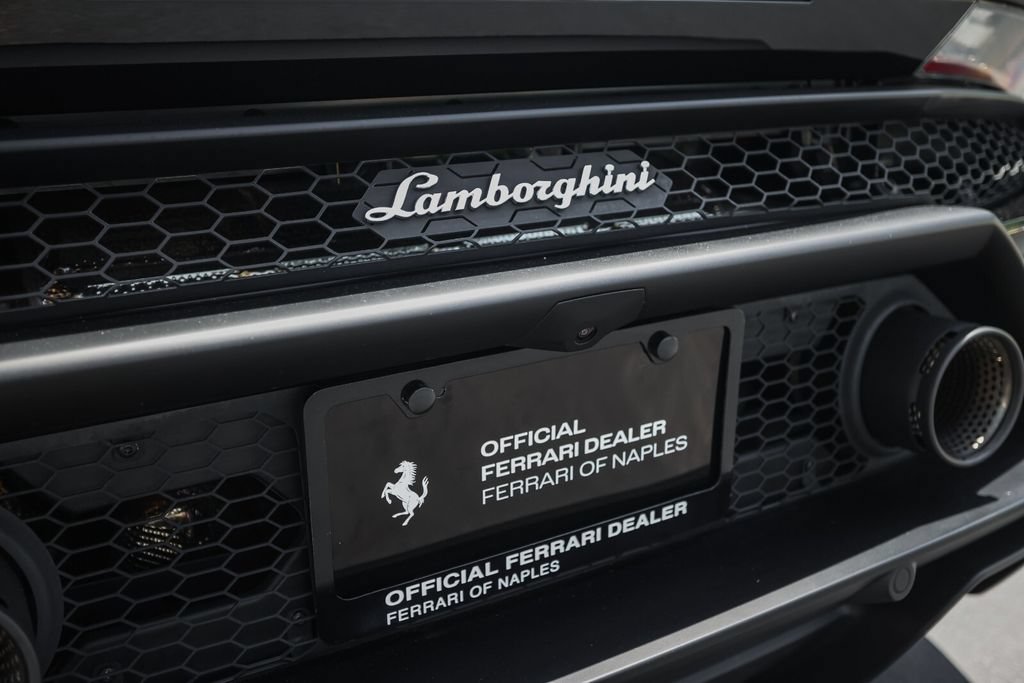 Used 2020 Lamborghini Huracan EVO RWD image 23