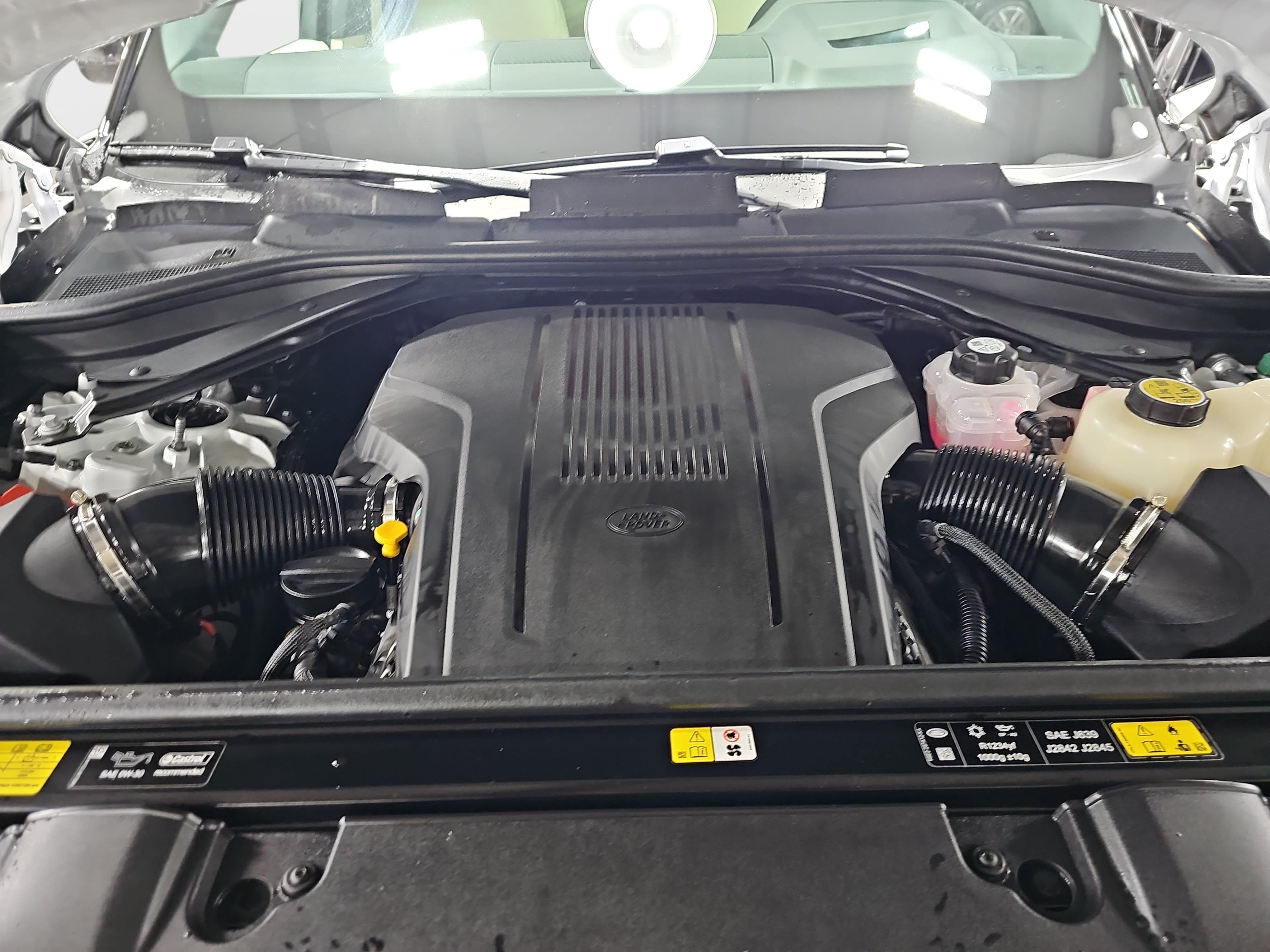 Used 2025 Land Rover Range Rover SE AWD/4WD image 33