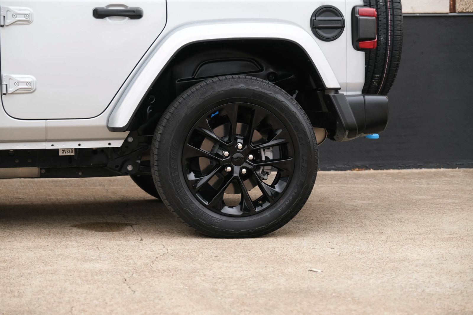 Used 2023 Jeep Wrangler Unlimited Sahara AWD/4WD image 10
