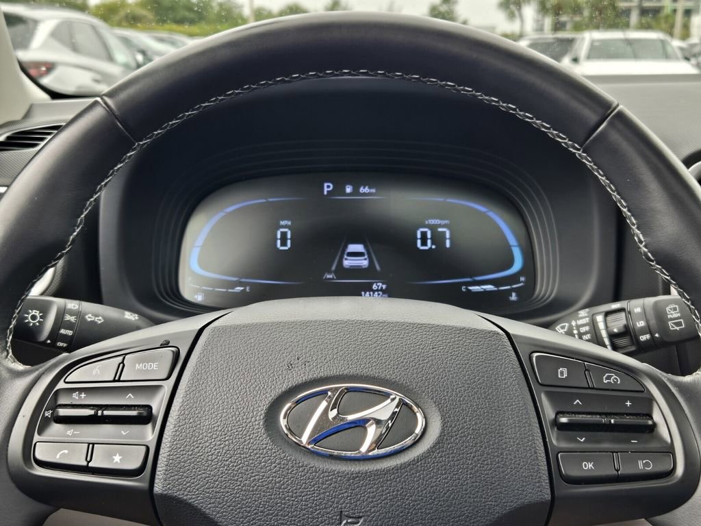 Certified 2024 Hyundai Venue SEL FWD image 23