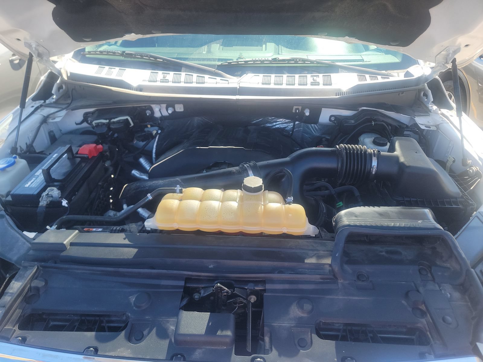 Used 2016 Ford F150 Lariat AWD/4WD image 8