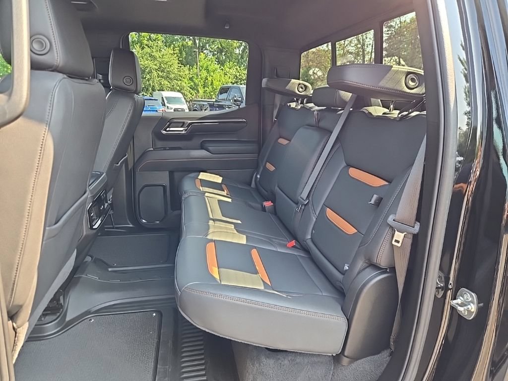 Used 2025 GMC Sierra 1500 AT4 w/ AT4 Premium Package AWD/4WD image 54