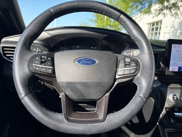 Used 2020 Ford Explorer XLT w/ Equipment Group 202A AWD/4WD image 14