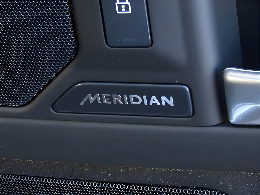 New 2025 Land Rover Defender 90 S image 20