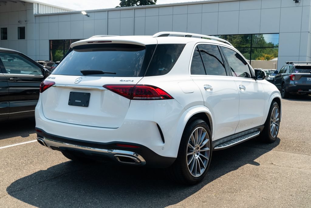 Used 2021 Mercedes-Benz GLE 450 4MATIC w/ AMG Line Exterior image 6