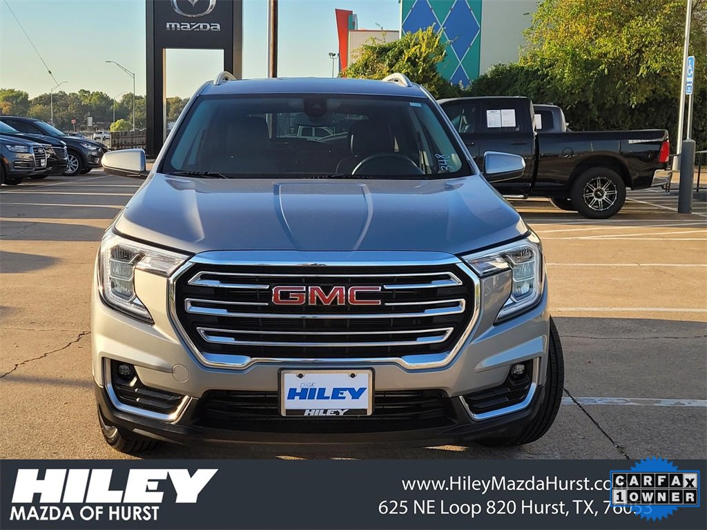 Used 2024 GMC Terrain SLT image 2