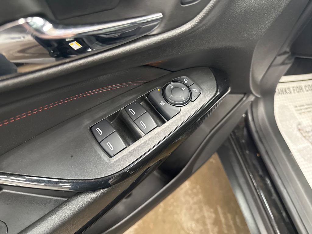 Used 2025 Chevrolet Trax RS image 32