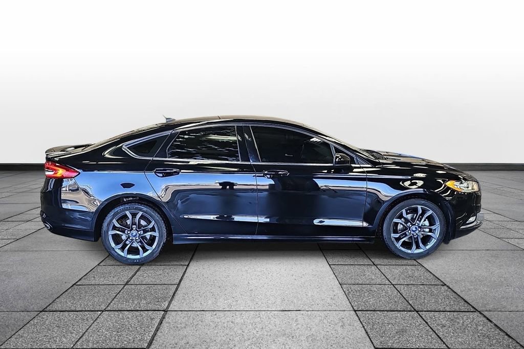 Used 2018 Ford Fusion SE w/ Equipment Group 201A image 7
