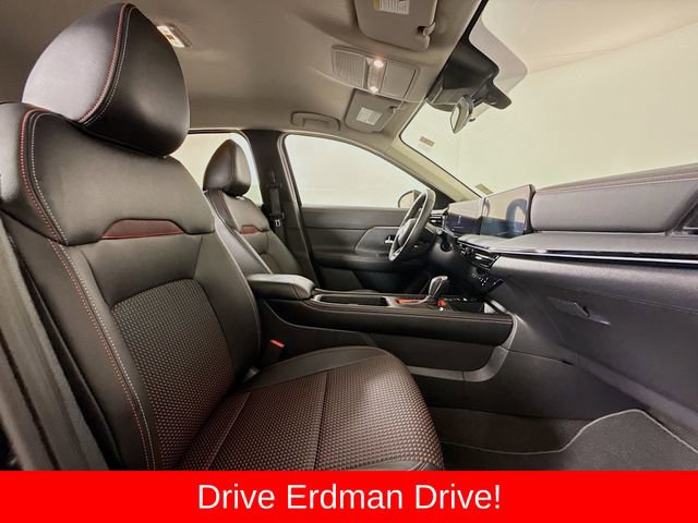 Used 2025 Nissan Kicks SR AWD/4WD image 24