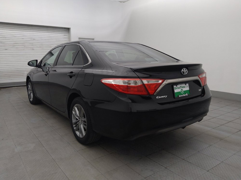 Used 2017 Toyota Camry SE image 5