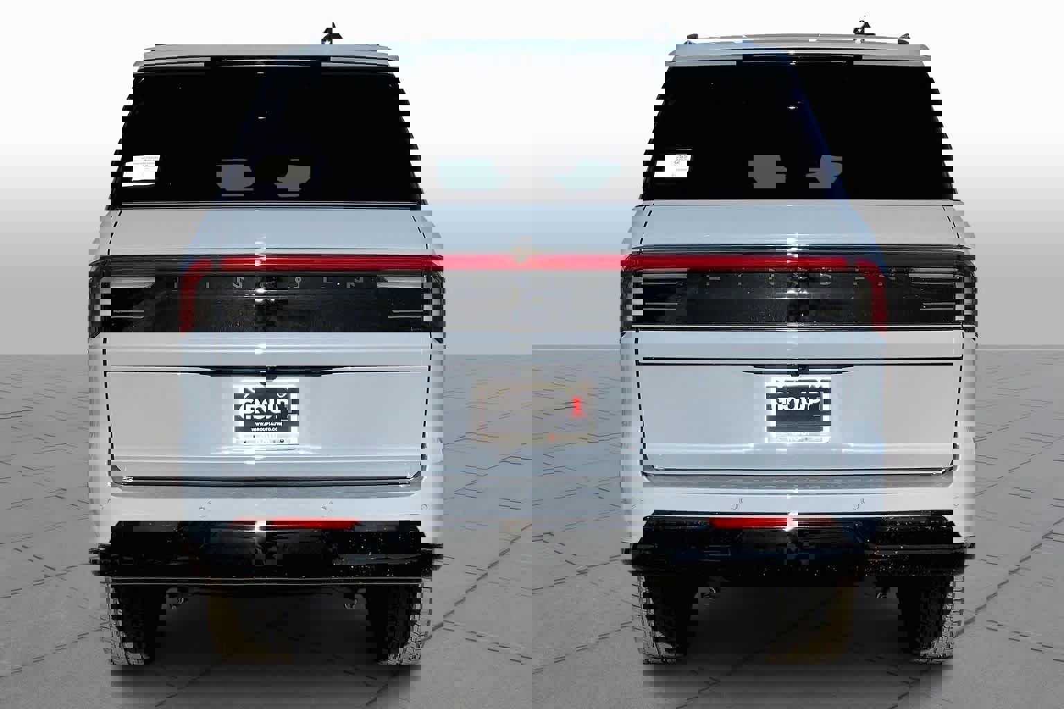 New 2026 Lincoln Navigator L Reserve w/ Jet Appearance Package image 4